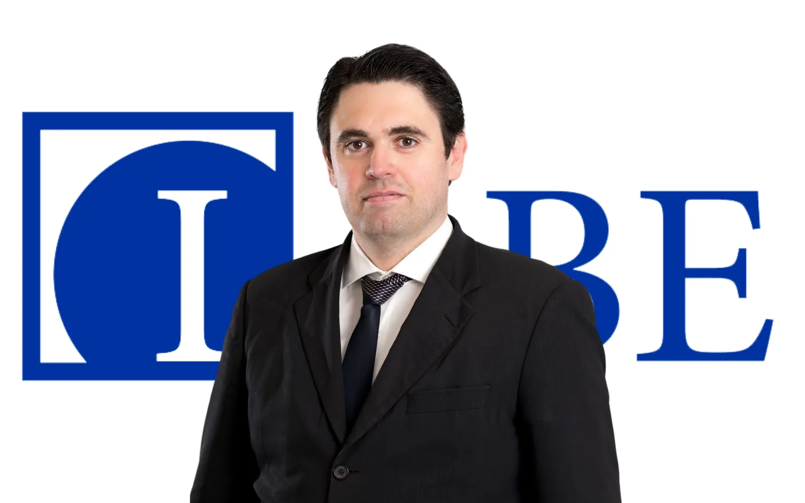 La Ventaja Competitiva de Contratar un Abogado Especialista con Enfoque Libertario