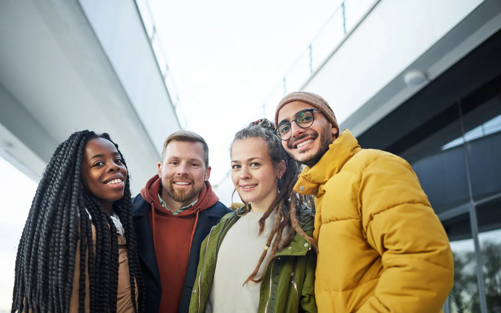 Arraigo Social en España: Guía Completa para la Regularización Migratoria
